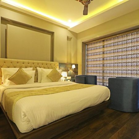 The Ivy Grand Hotel In City Centre With Free Secured Parking Нью-Дели Экстерьер фото