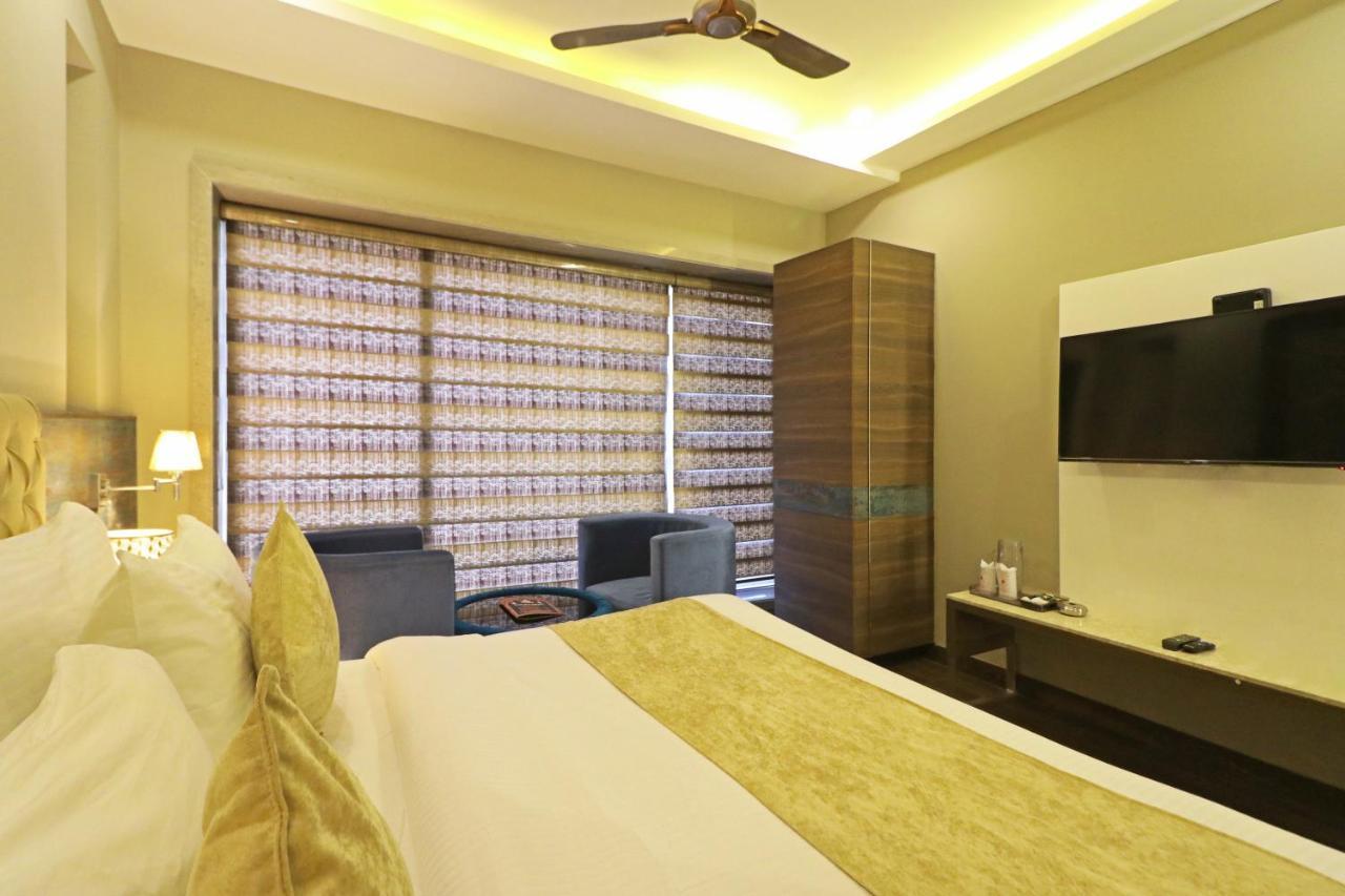 The Ivy Grand Hotel In City Centre With Free Secured Parking Нью-Дели Экстерьер фото
