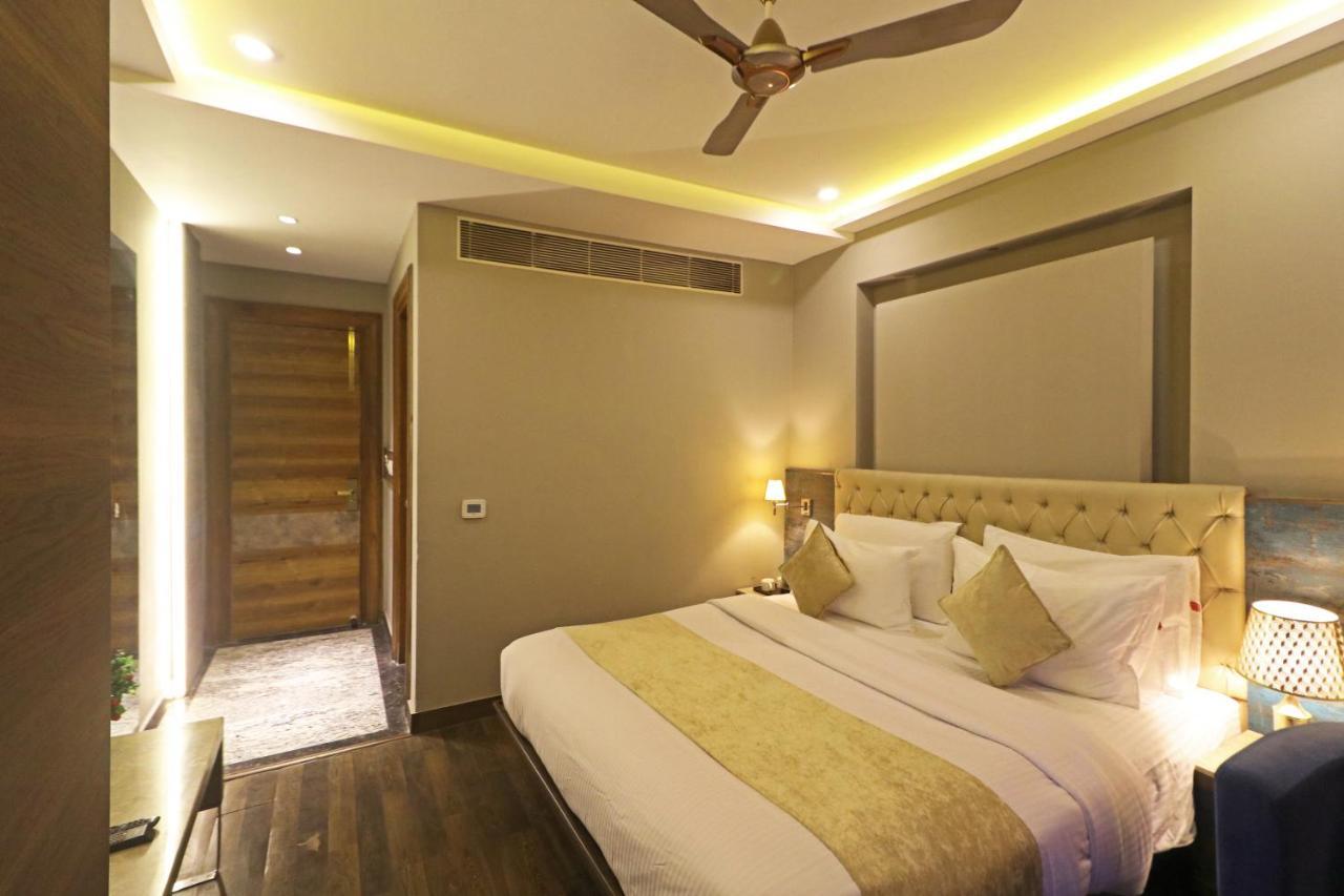 The Ivy Grand Hotel In City Centre With Free Secured Parking Нью-Дели Экстерьер фото
