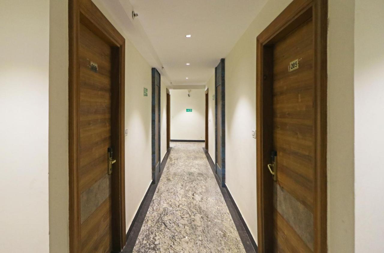 The Ivy Grand Hotel In City Centre With Free Secured Parking Нью-Дели Экстерьер фото