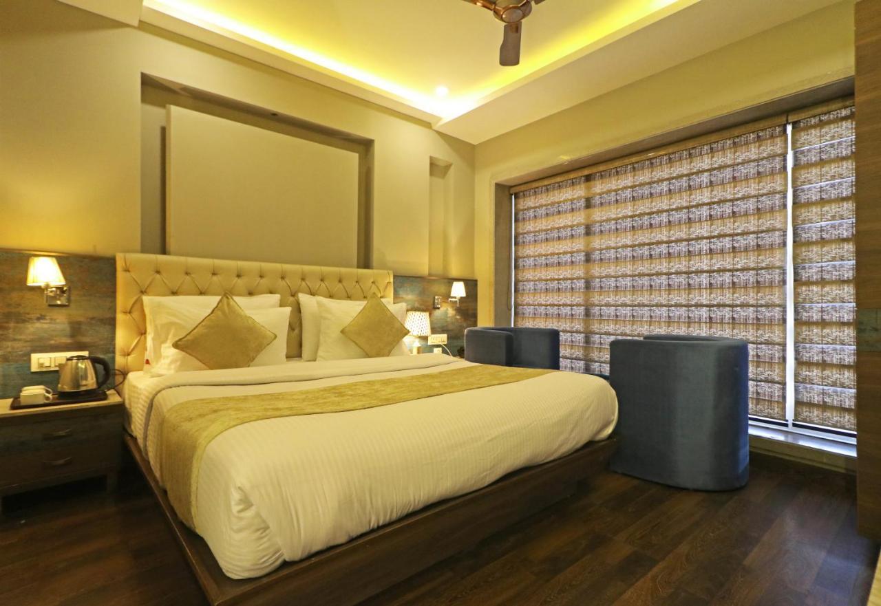 The Ivy Grand Hotel In City Centre With Free Secured Parking Нью-Дели Экстерьер фото