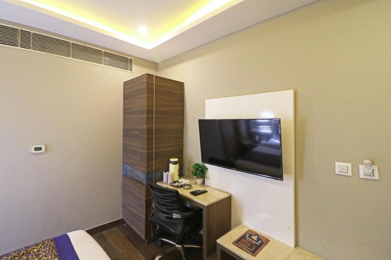 The Ivy Grand Hotel In City Centre With Free Secured Parking Нью-Дели Экстерьер фото
