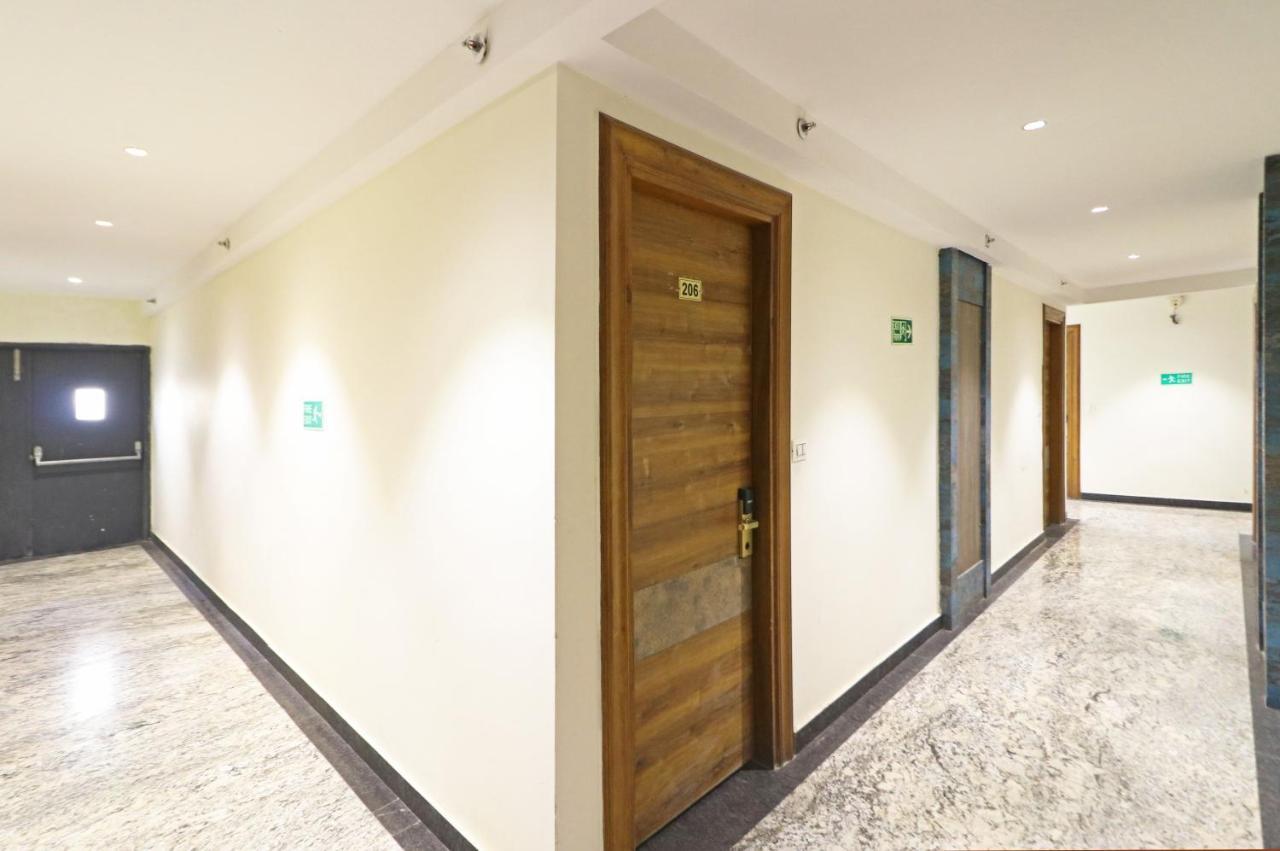 The Ivy Grand Hotel In City Centre With Free Secured Parking Нью-Дели Экстерьер фото