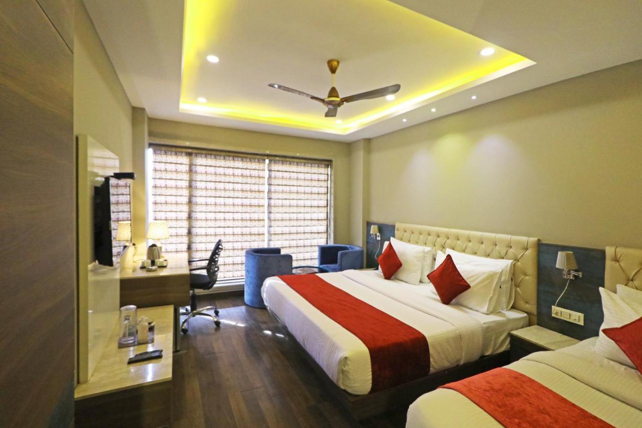 The Ivy Grand Hotel In City Centre With Free Secured Parking Нью-Дели Экстерьер фото