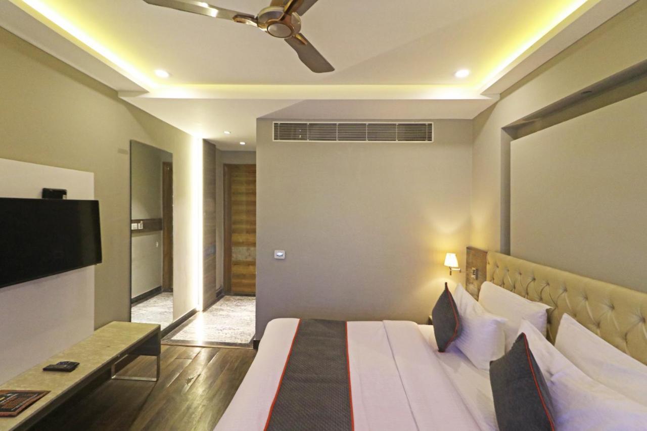 The Ivy Grand Hotel In City Centre With Free Secured Parking Нью-Дели Экстерьер фото