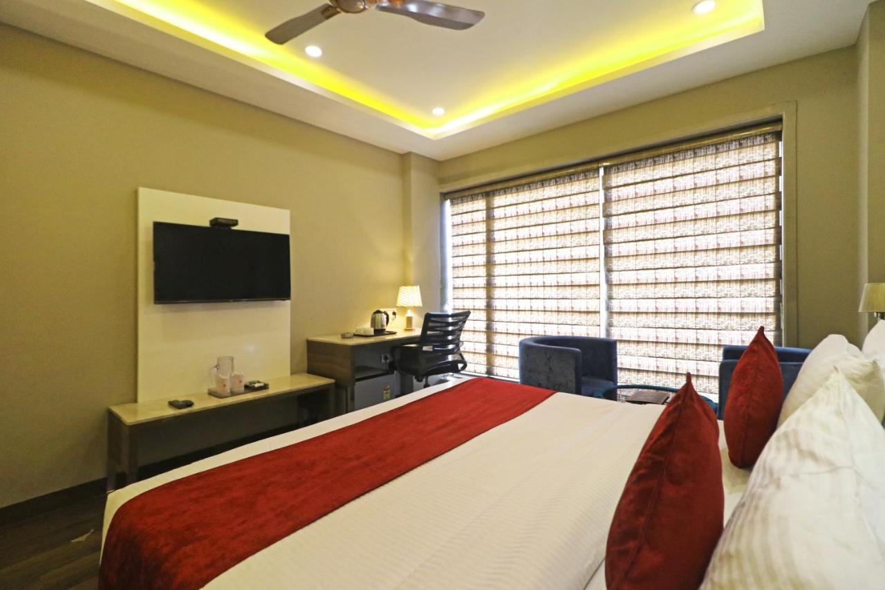 The Ivy Grand Hotel In City Centre With Free Secured Parking Нью-Дели Экстерьер фото