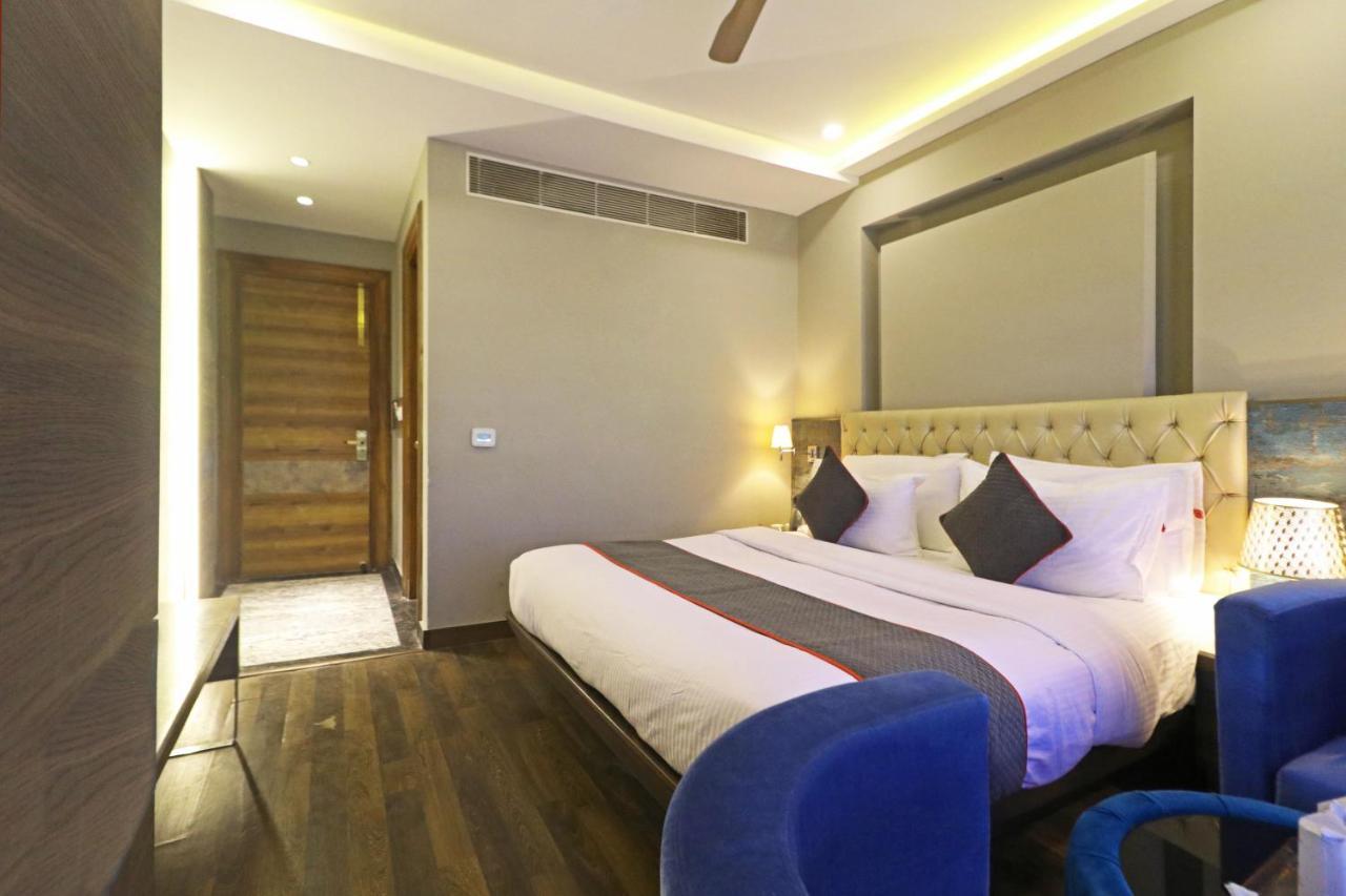 The Ivy Grand Hotel In City Centre With Free Secured Parking Нью-Дели Экстерьер фото