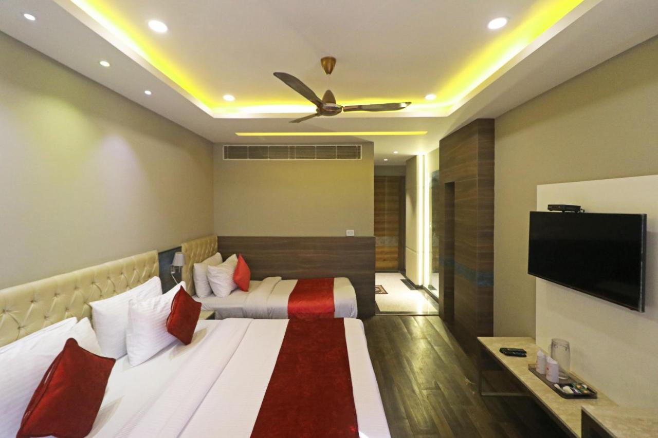 The Ivy Grand Hotel In City Centre With Free Secured Parking Нью-Дели Экстерьер фото