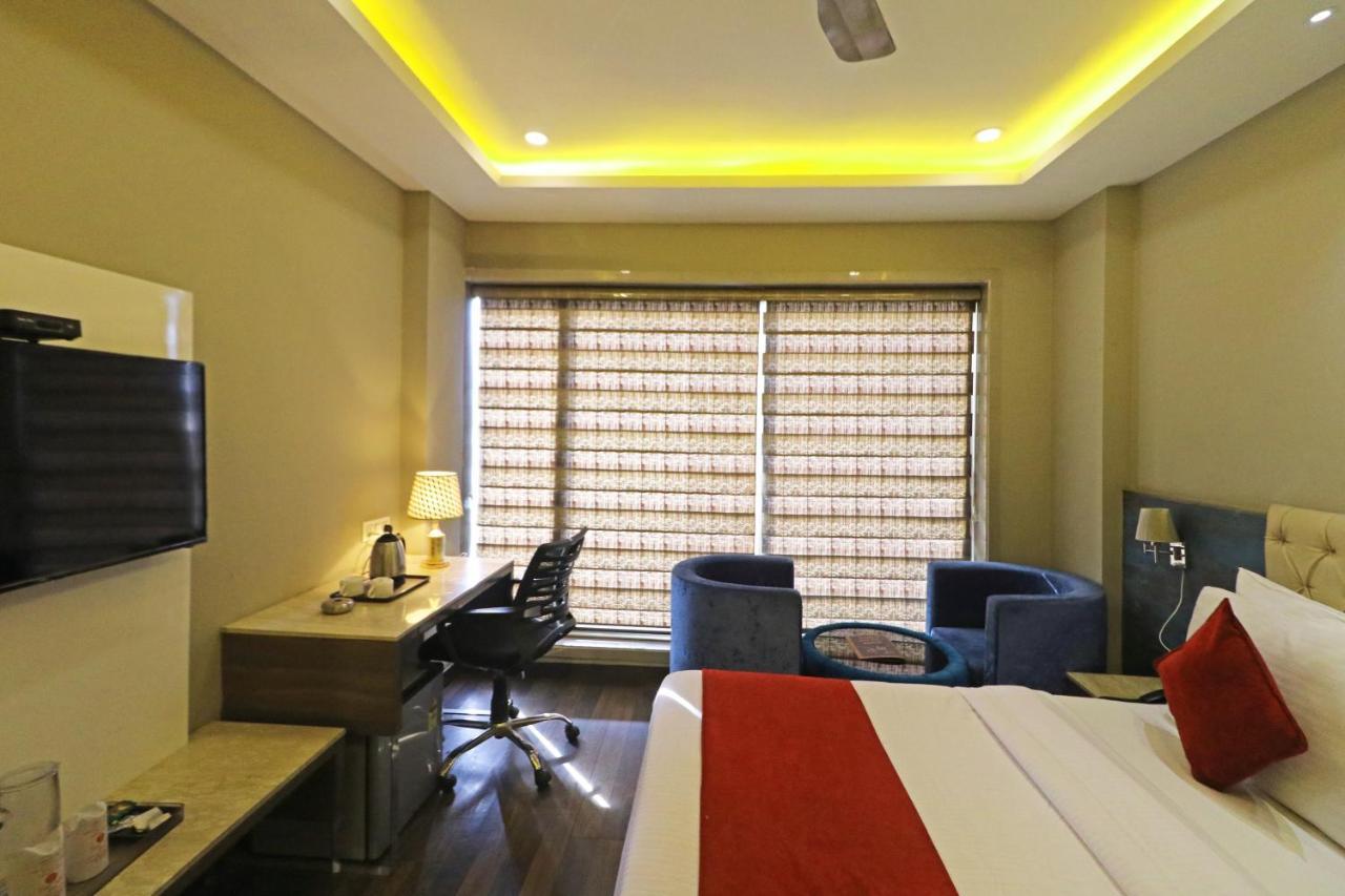 The Ivy Grand Hotel In City Centre With Free Secured Parking Нью-Дели Экстерьер фото